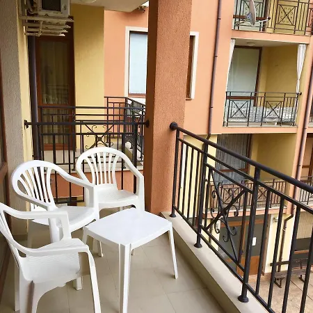 Apartment Siana 3 Suits Pomorie